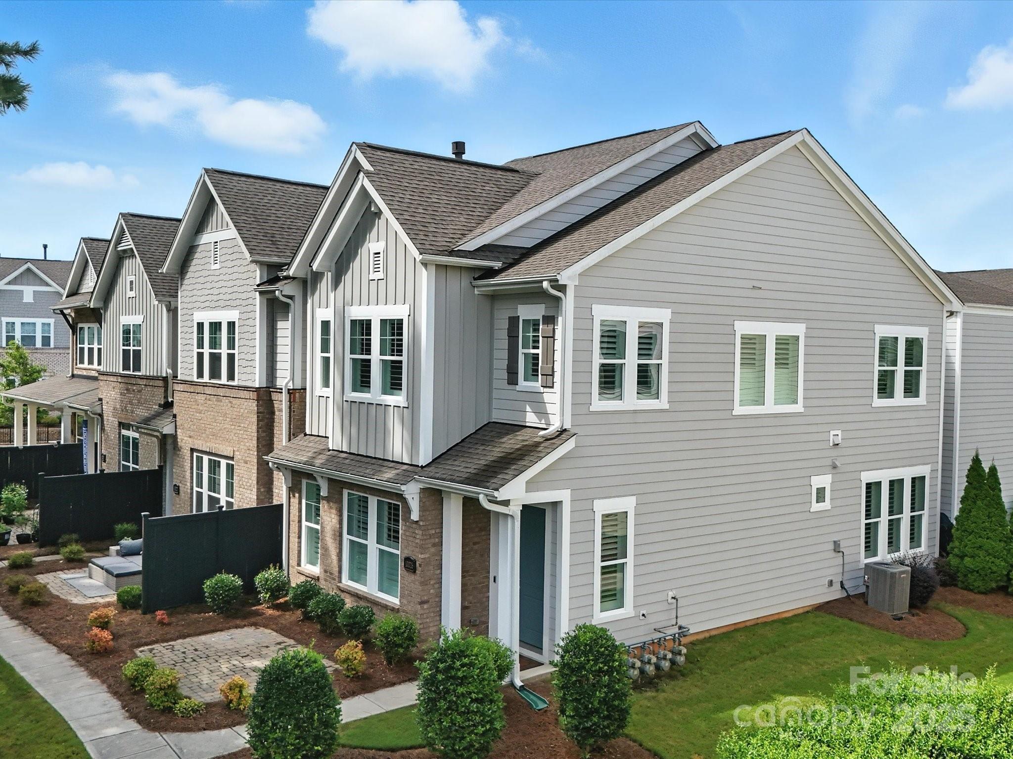 Property Photo: 10026 Wayfair Meadow Court NC 28277