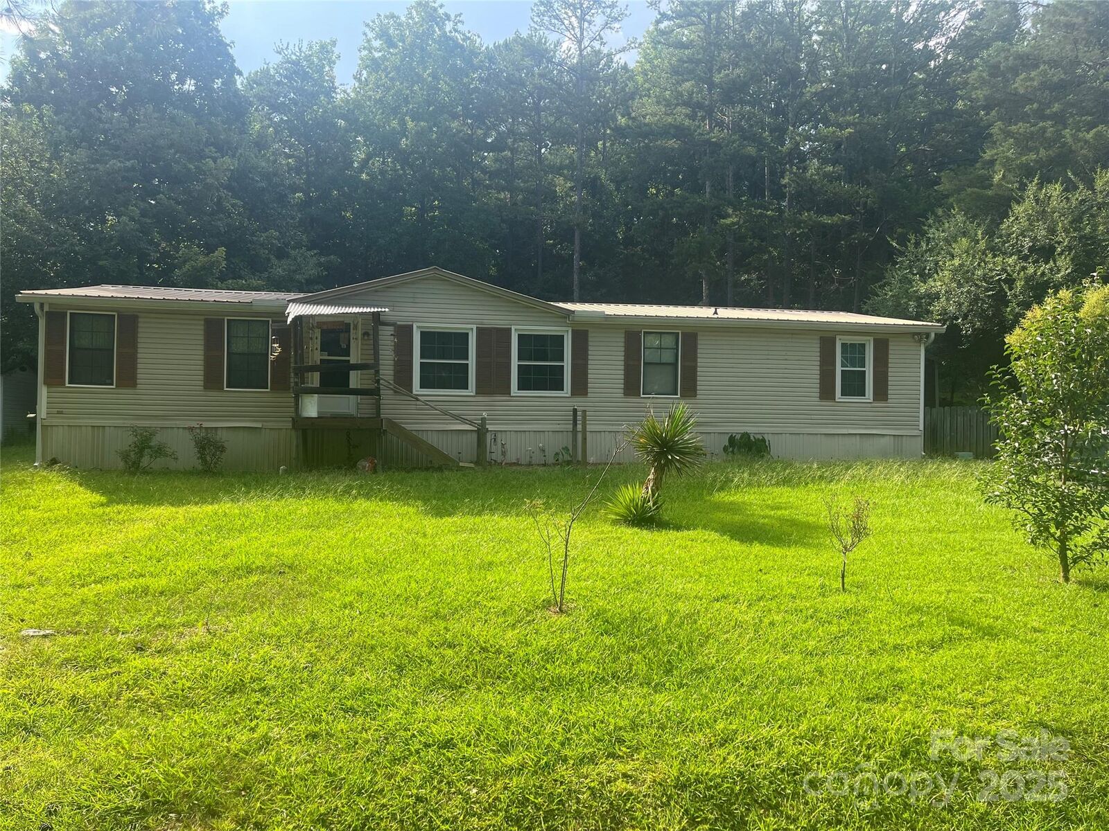 Property Photo: 12414 Buxton Drive NC 28134