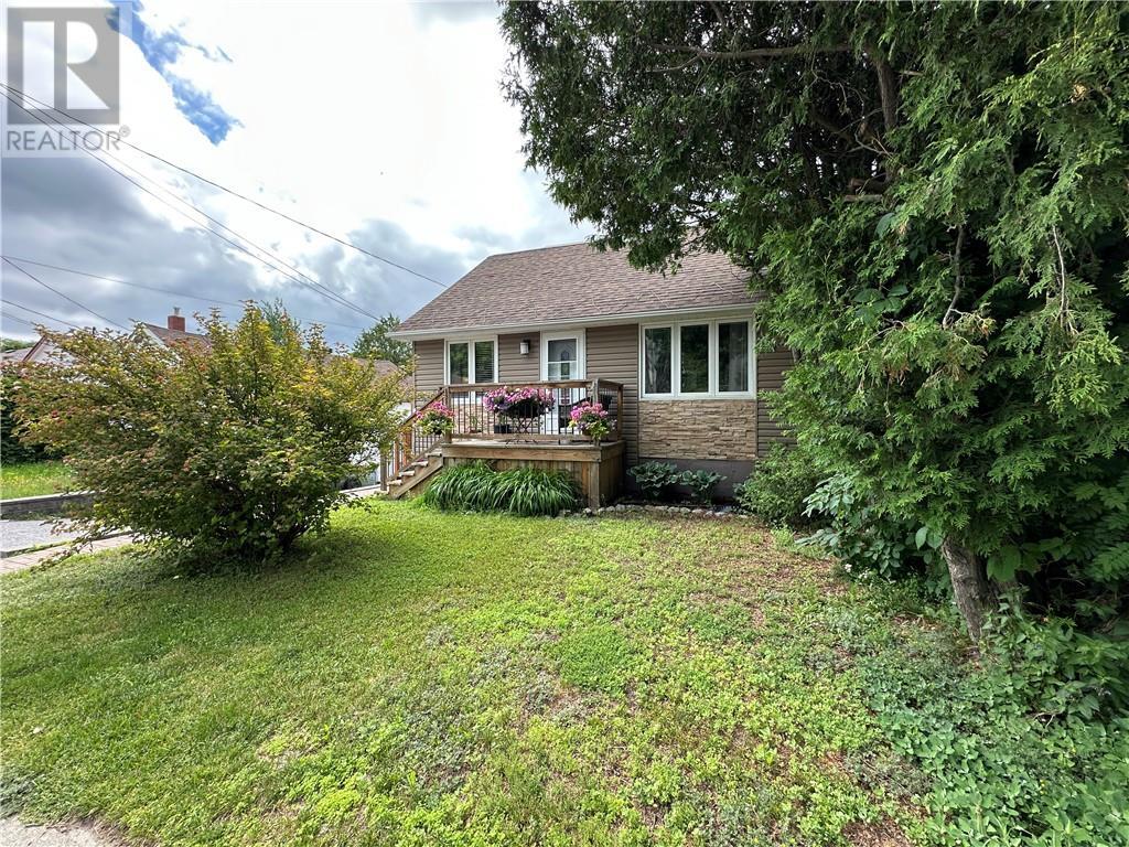 737 Charlotte Street  Sudbury ON P3E 4C1 photo