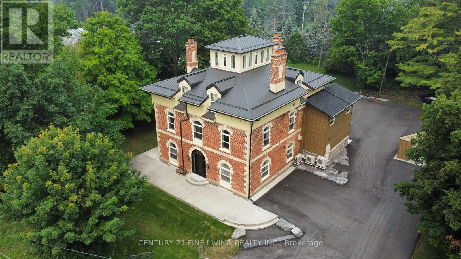 Property Photo: 1614 Ridge Road East 202 ON L0L 1T0