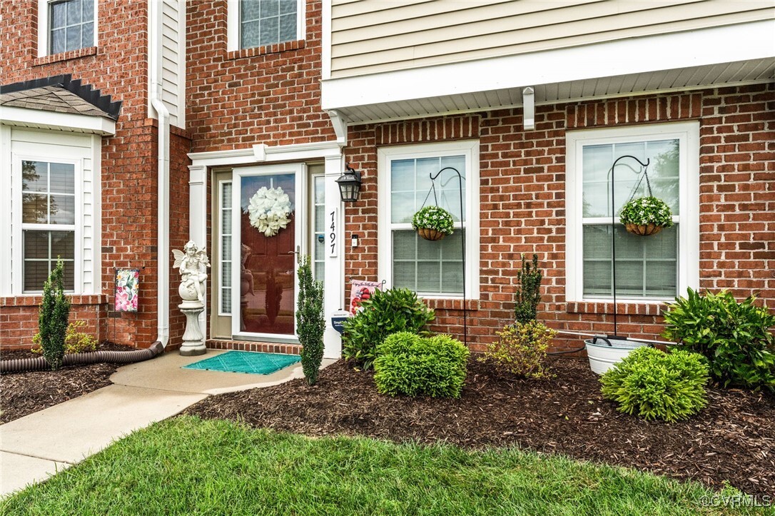 Property Photo: 7497 Pebble Lake Drive VA 23111