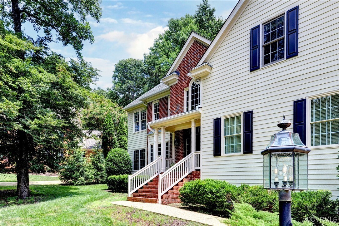 Property Photo: 112 Stone Bridge VA 23188