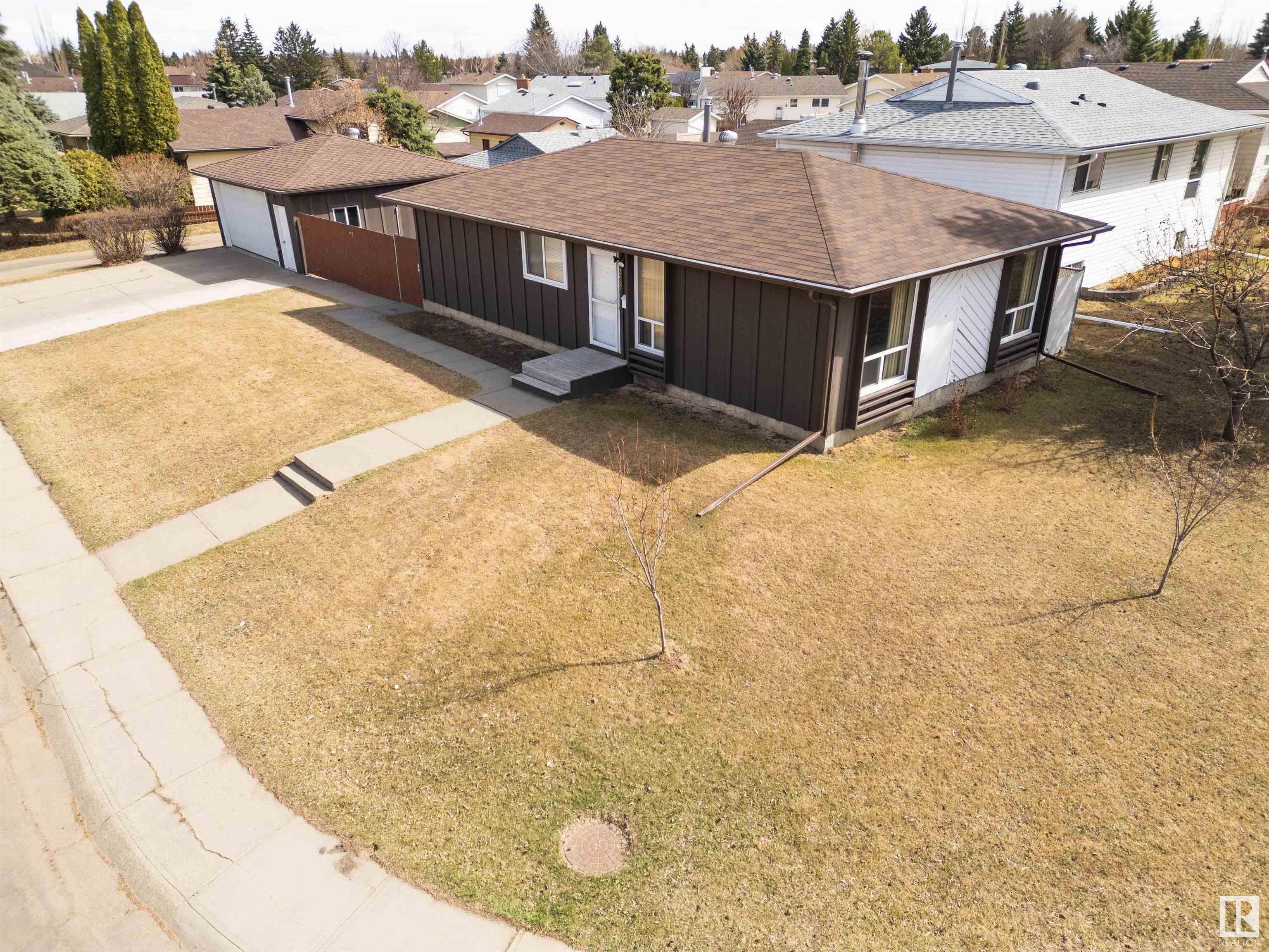 2667 89 Street NW  Edmonton AB T6K 2Y9 photo