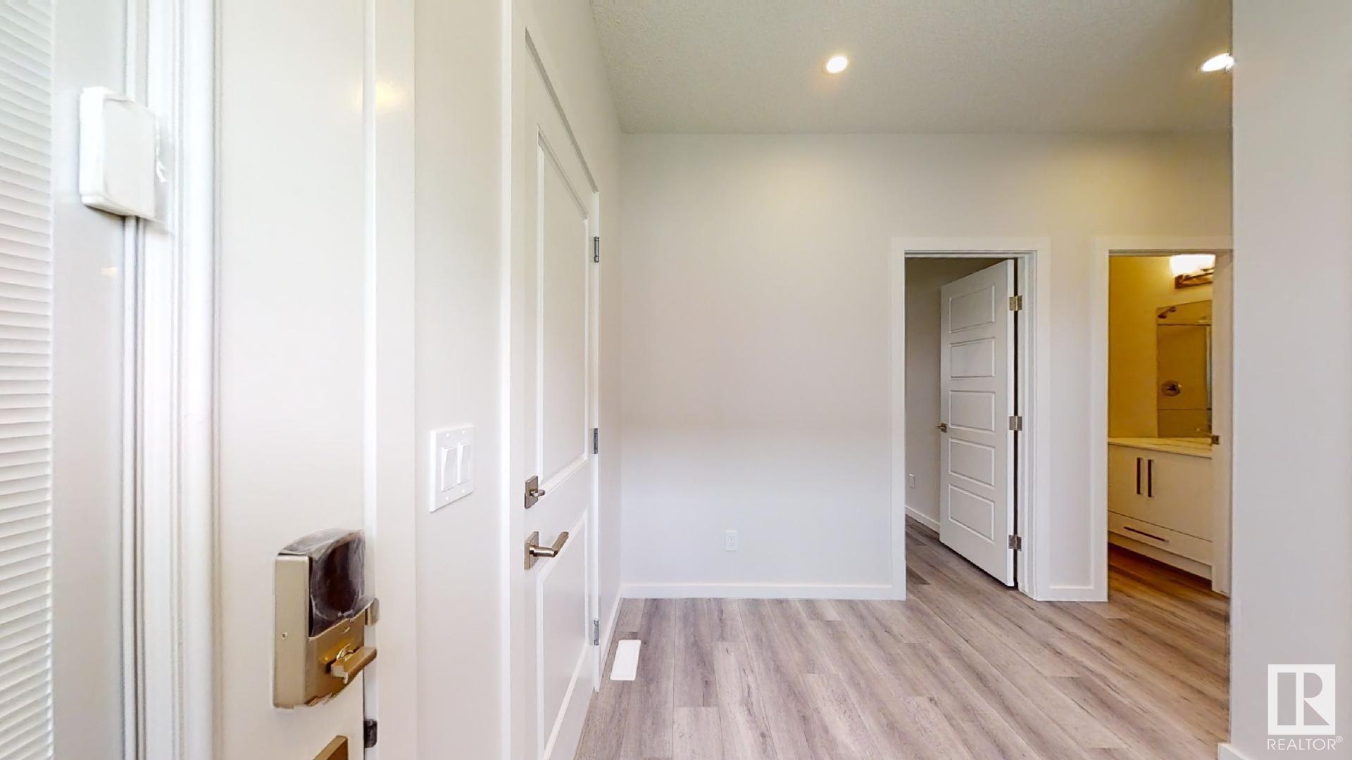 Property Photo:  3519 6 Street NW  AB T6T 2L5 