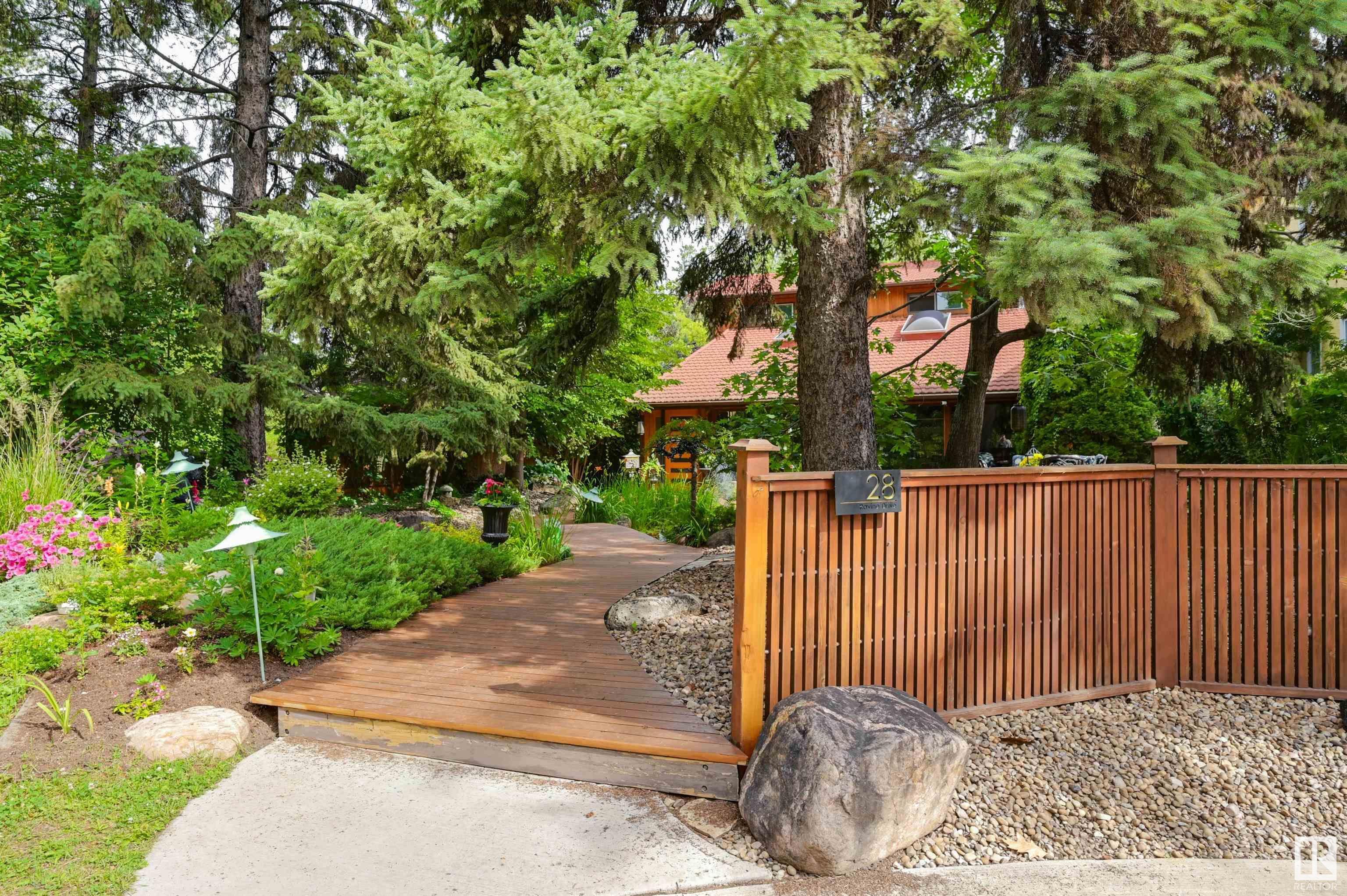 Property Photo:  14228 Ravine Drive NW  AB T5N 3M2 