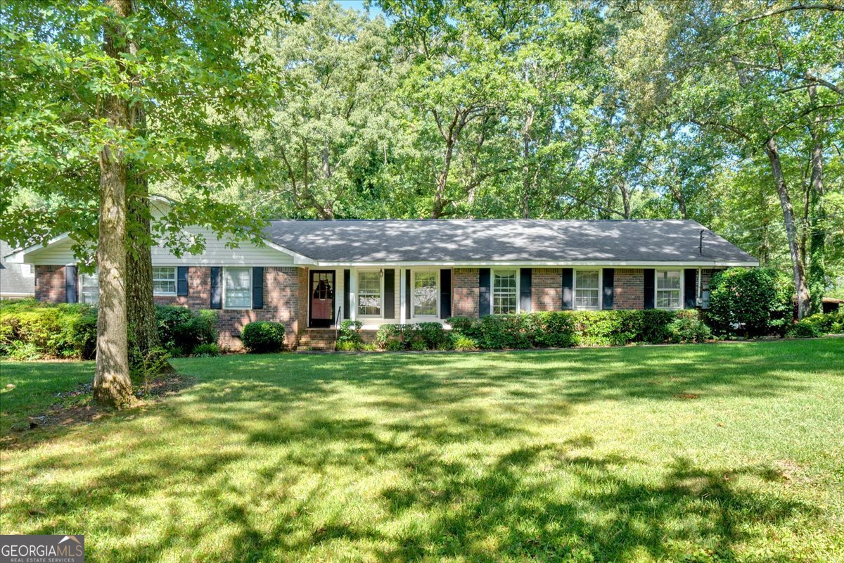 Property Photo:  217 Cherokee Circle  GA 30125 