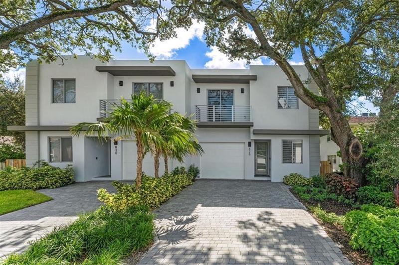 Property Photo:  828 SW 30th St  FL 33315 