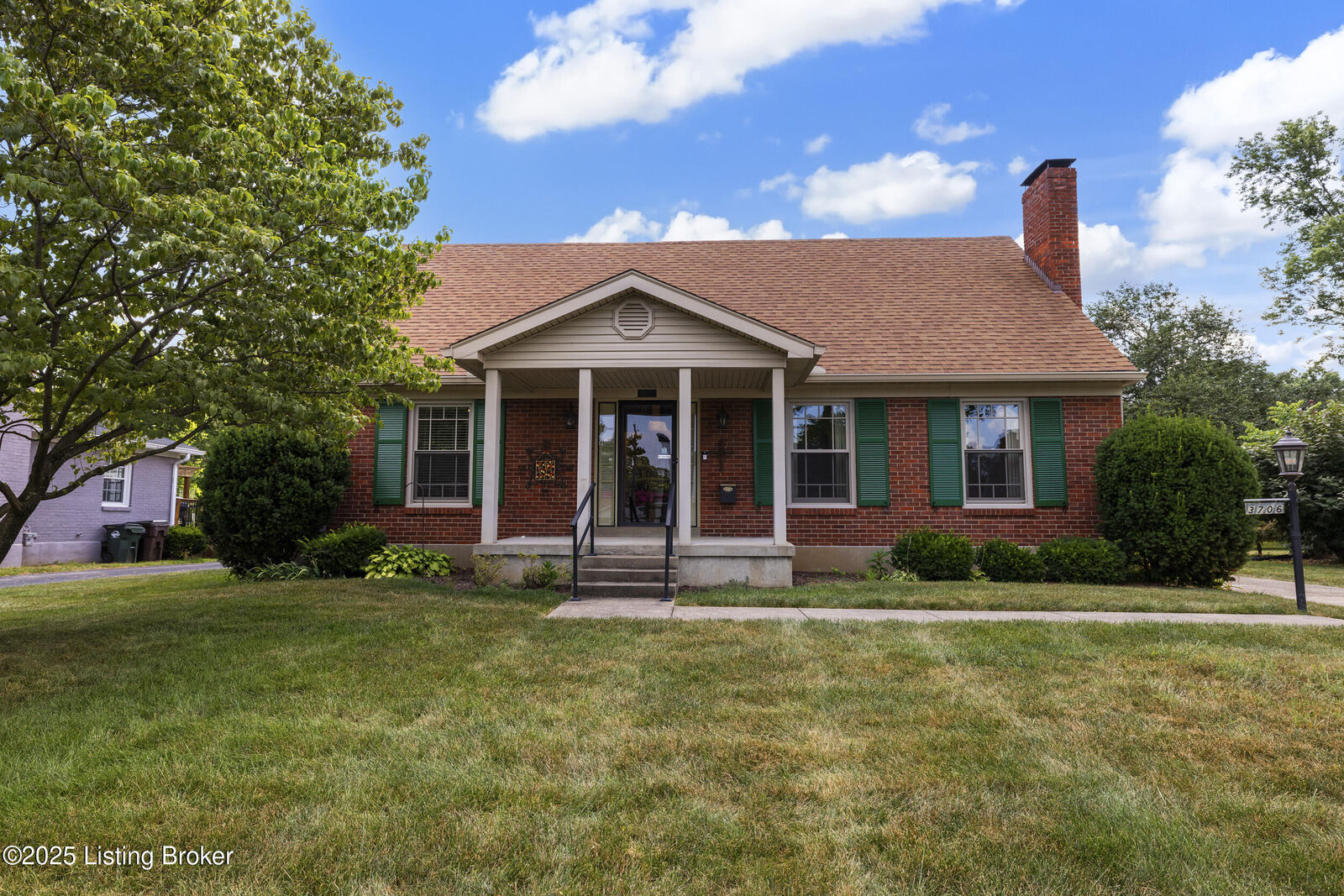 Property Photo:  3706 Hanover Rd  KY 40207 