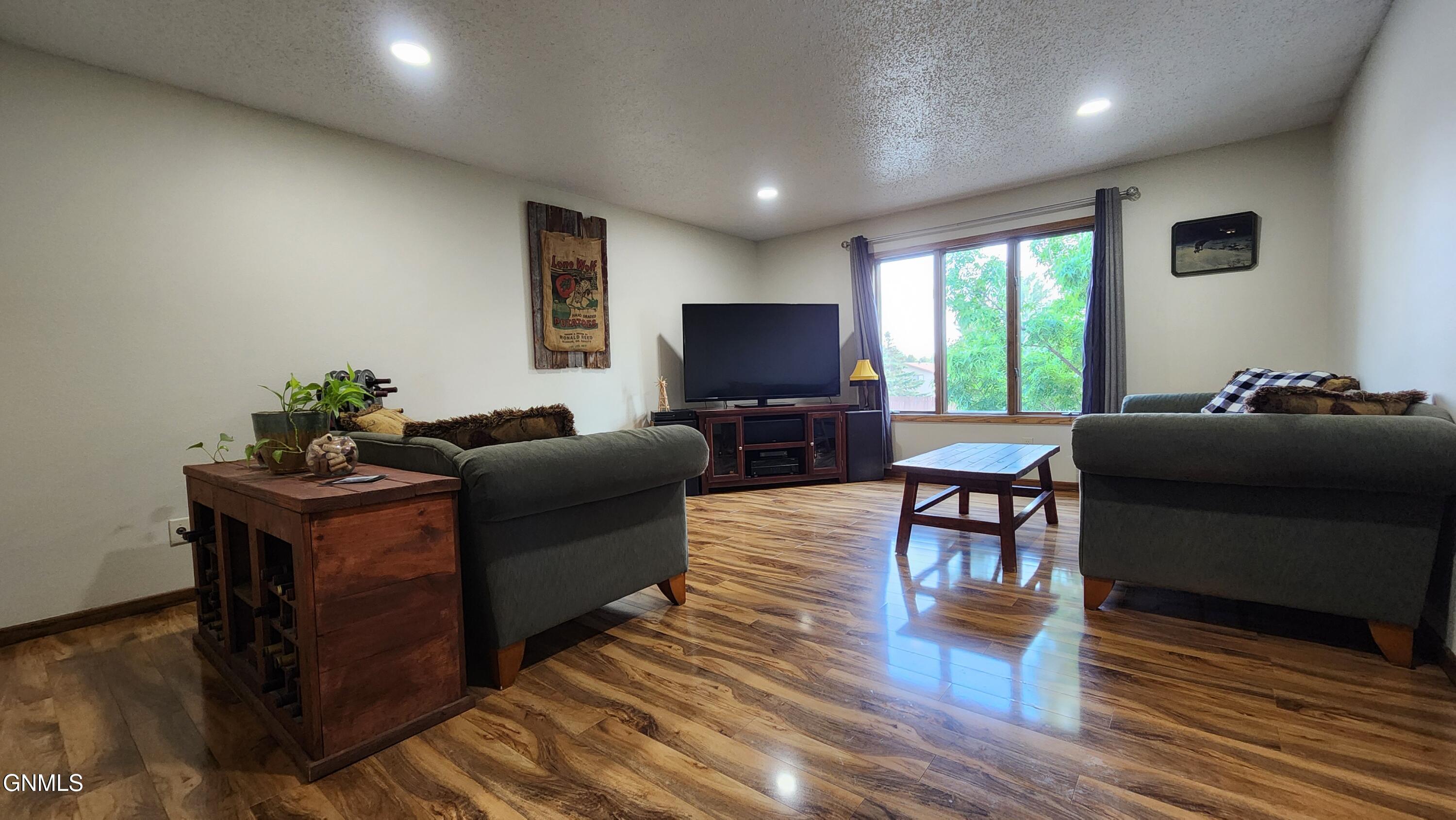 Property Photo: 2903 Vancouver Lane ND 58503