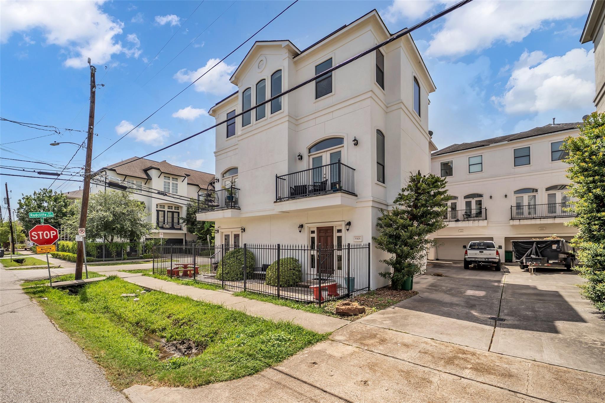 Property Photo:  5501 Petty Street  TX 77007 
