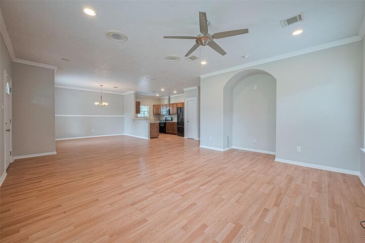 Property Photo: 213 W Murrill Street TX 77520