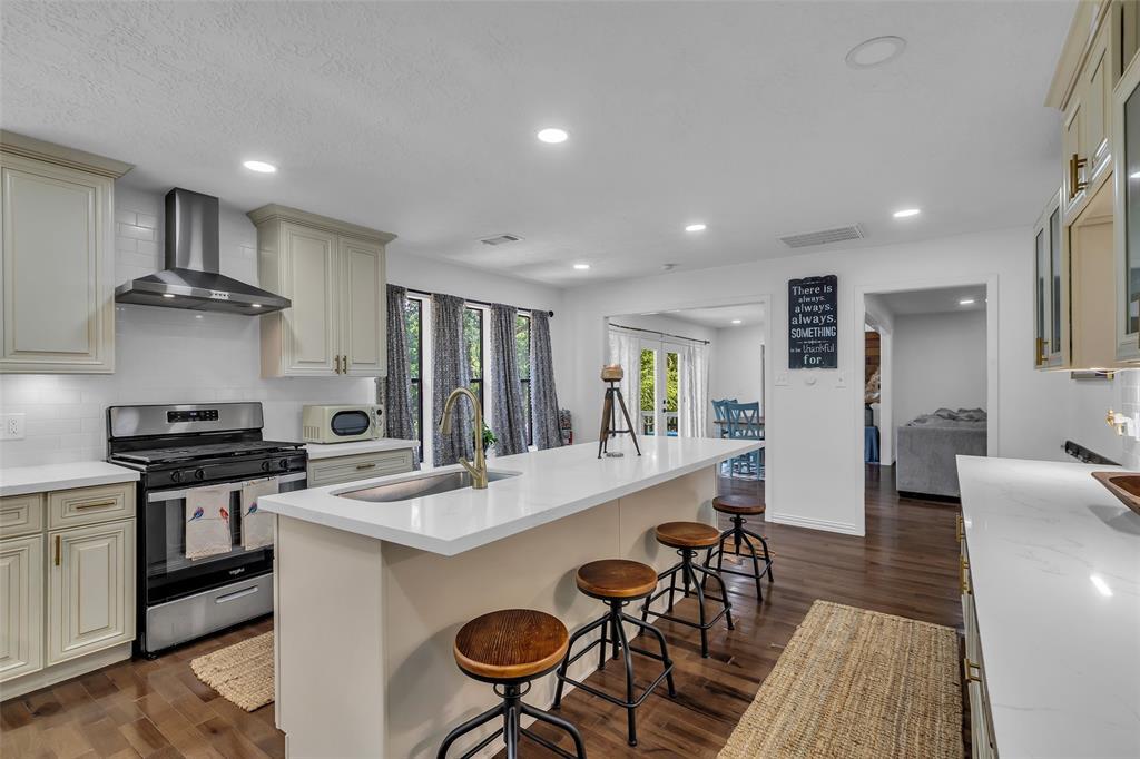 Property Photo: 1710 Hill Top Lane TX 77339