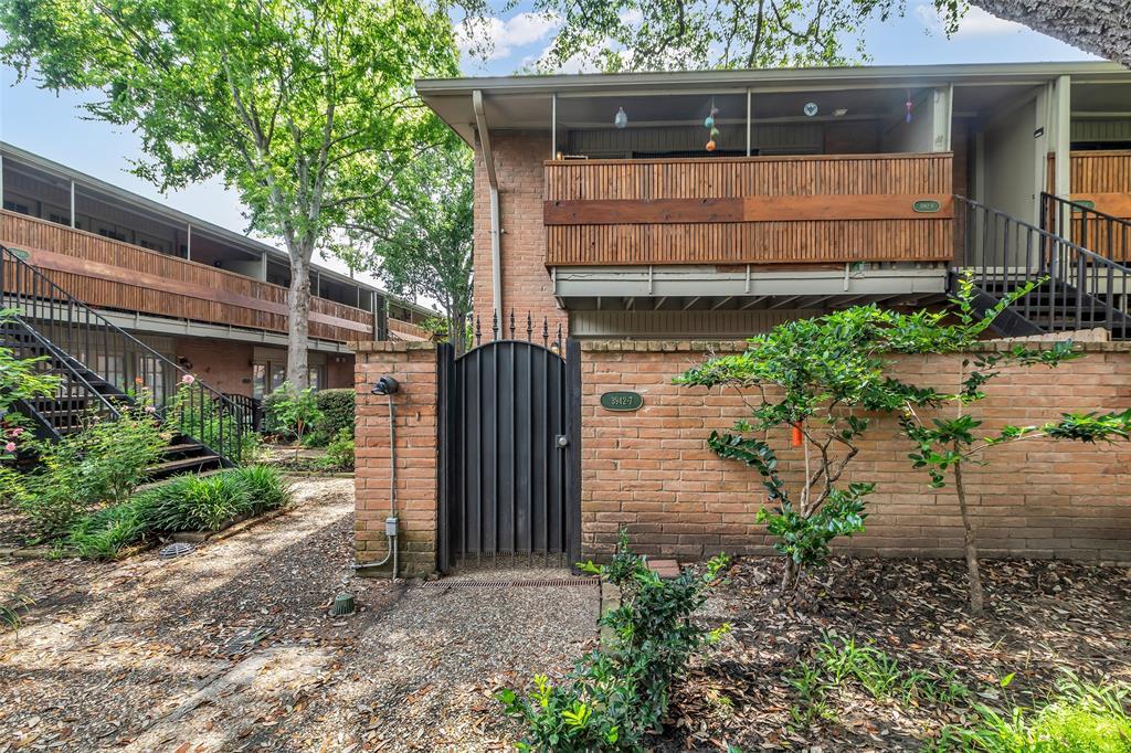 Property Photo: 3942 W Alabama Street 7 TX 77027