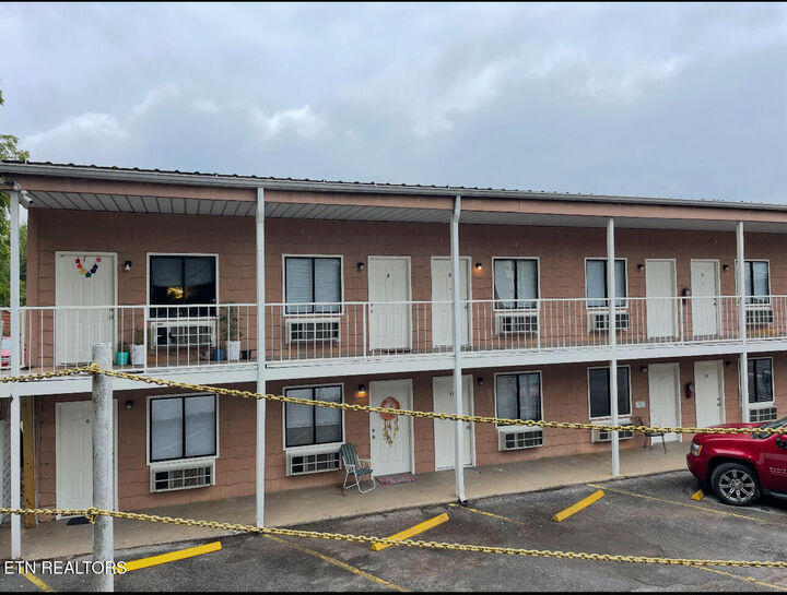 215 E Race St 5  Kingston TN 37763 photo