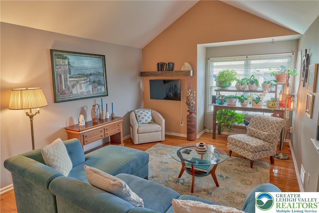 Property Photo: 194 Lindfield Circle PA 18062