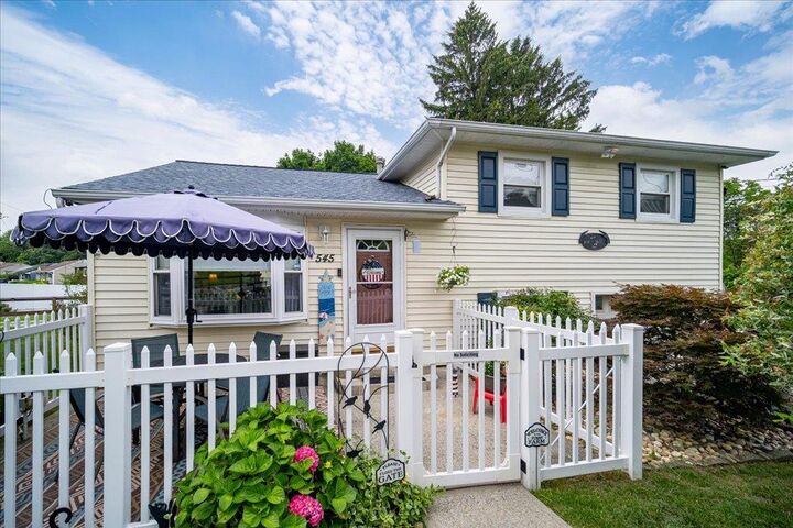 Property Photo:  545 Gidney Avenue  NY 12550 