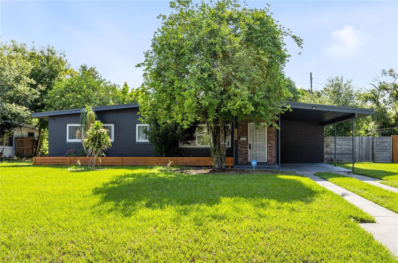 Property Photo:  539 N Tampa Avenue  FL 32805 