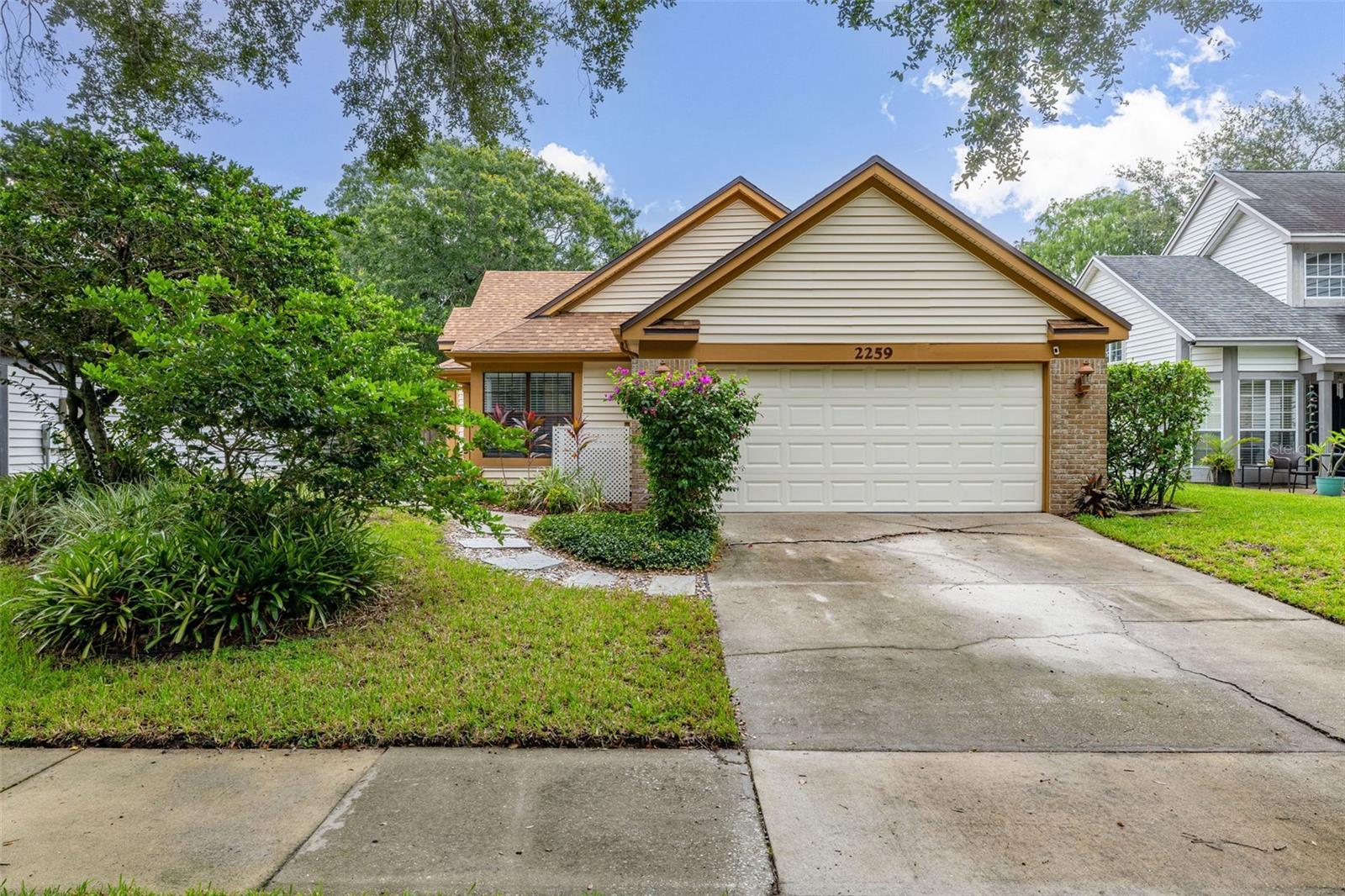 Property Photo: 2259 Doulton Drive FL 32812