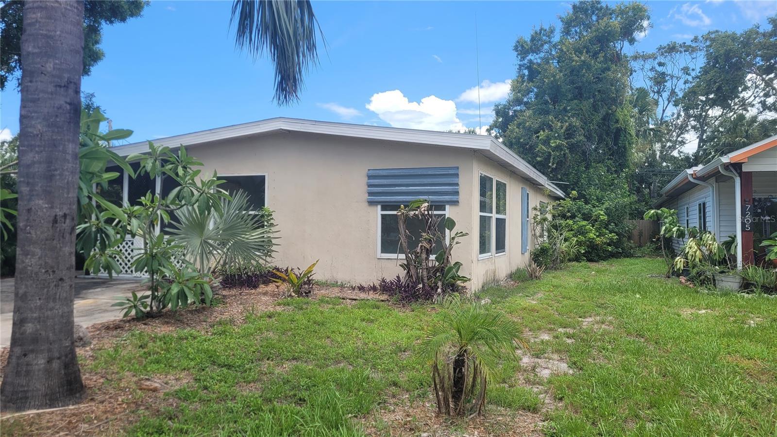 Property Photo: 7211 32nd Avenue N FL 33710