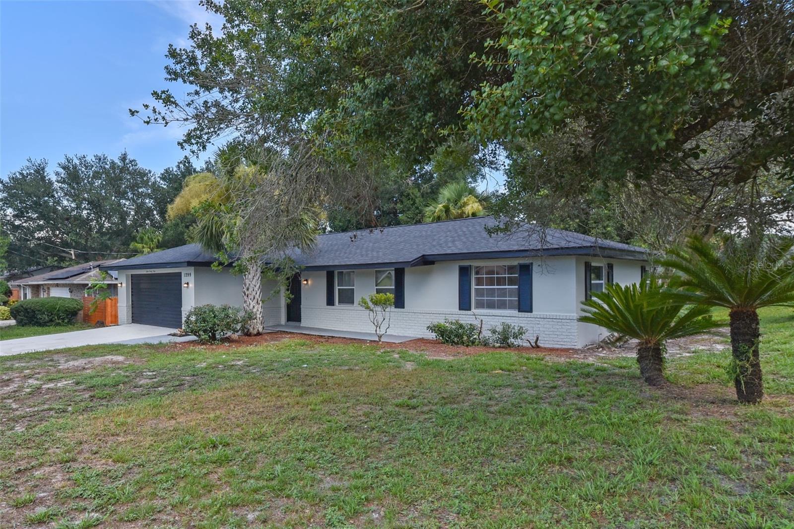 Property Photo: 1299 N Old Mill Drive FL 32725