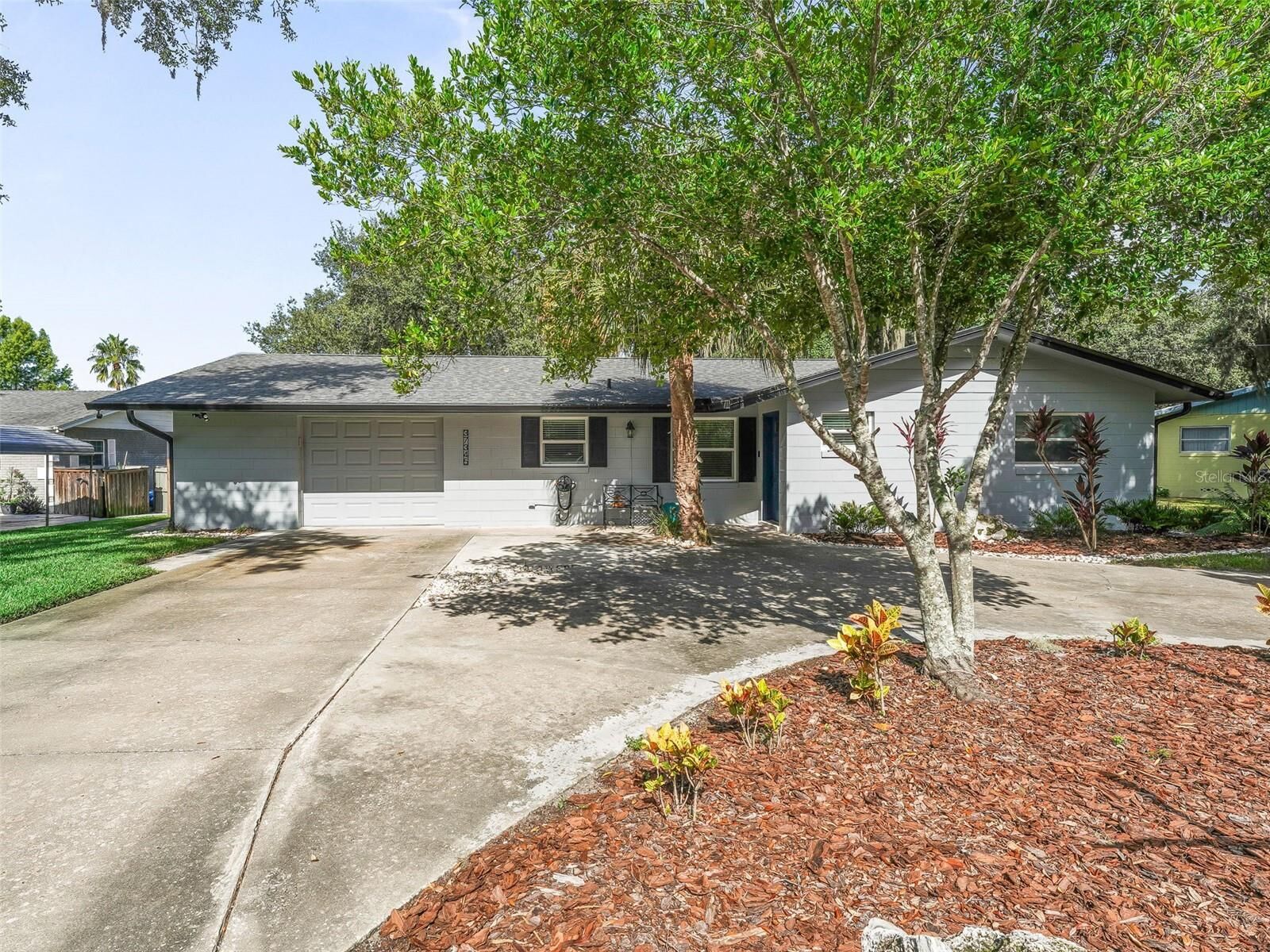 Property Photo: 37345 Oak Lane FL 32784