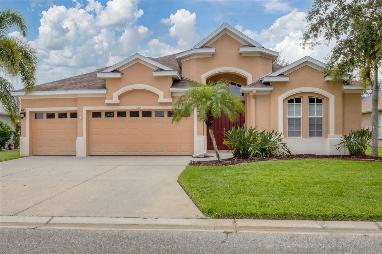 Property Photo: 7116 56th Terrace E FL 34221