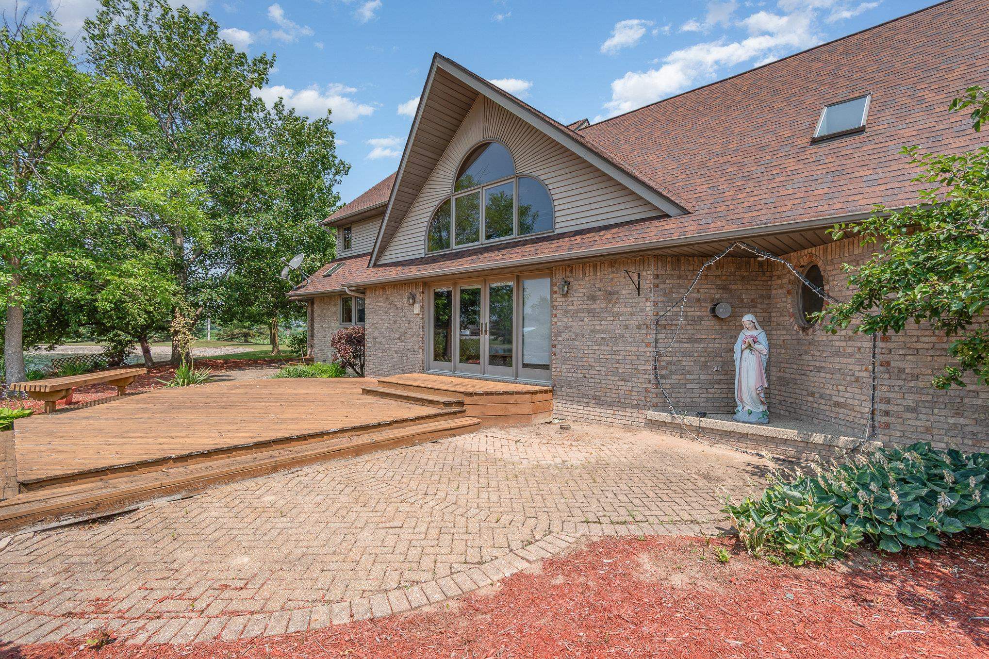 Property Photo:  1101 E Beaver Road  MI 48631 