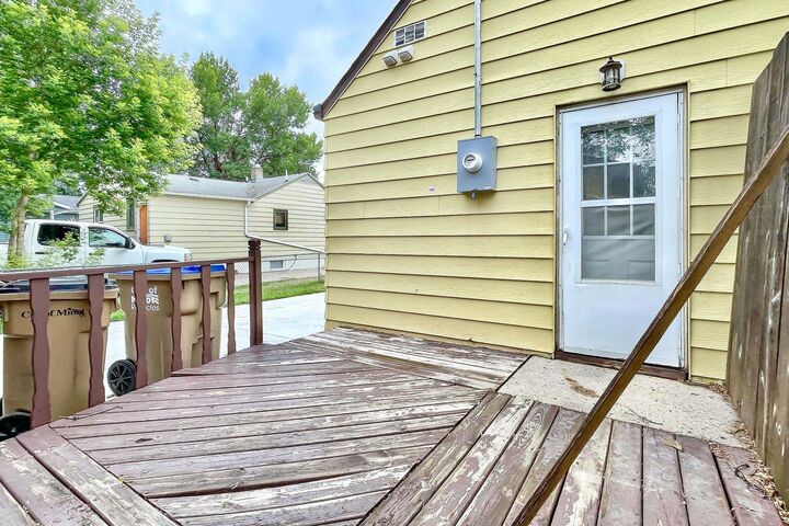 Property Photo:  1624 W Central Ave  ND 58701-3409 