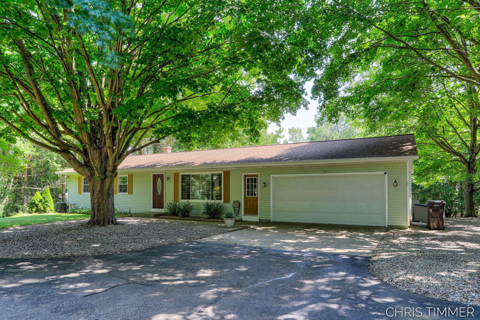 Property Photo: 15528 James Street MI 49424