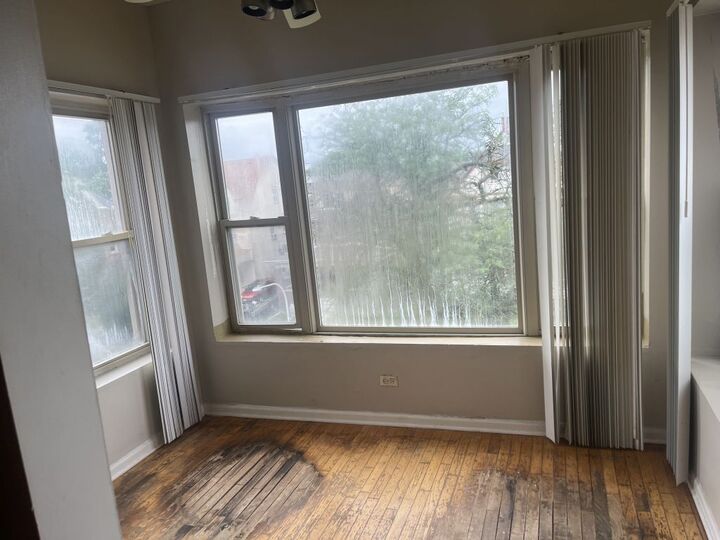 Property Photo: 7223 S Euclid Avenue 3B IL 60649