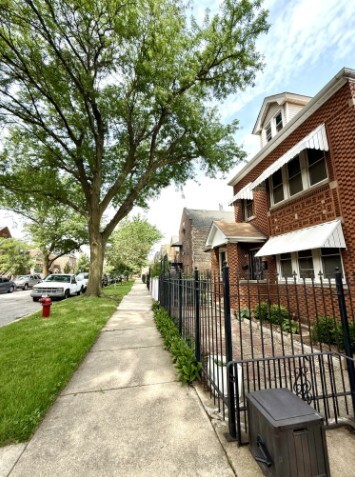 Property Photo: 1630 W 38th Place IL 60609