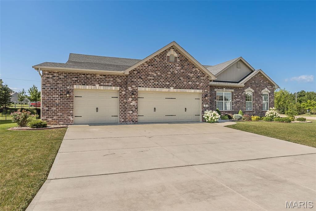 Property Photo:  2 Wyndemere Court  MO 63367 