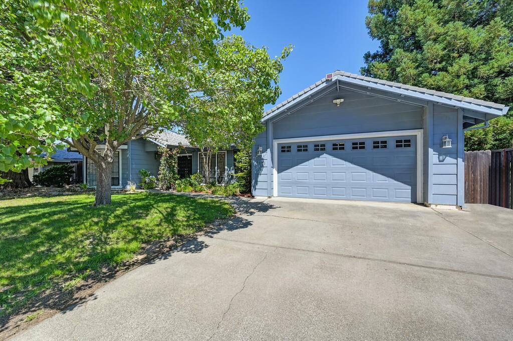Property Photo: 6408 Almond Avenue CA 95662