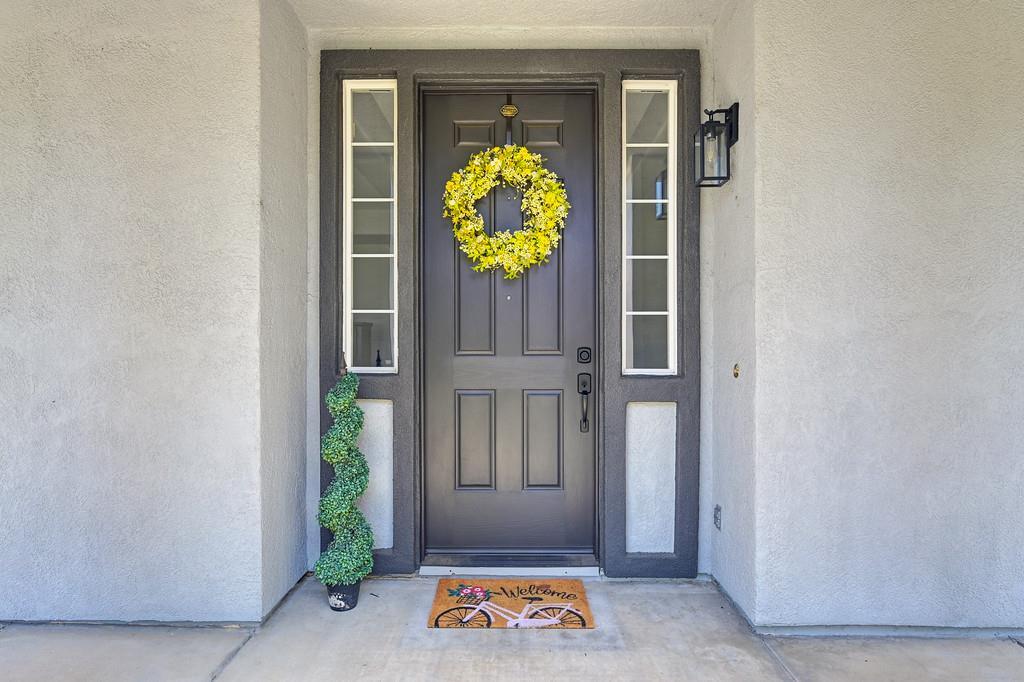 Property Photo: 6279 Bridgeport Drive CA 95682