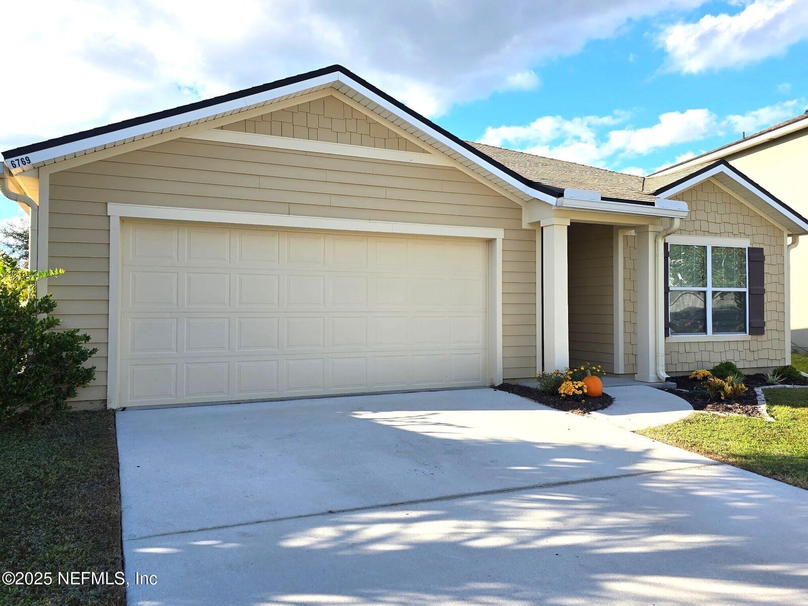 Property Photo: 6769 Langford Street FL 32219
