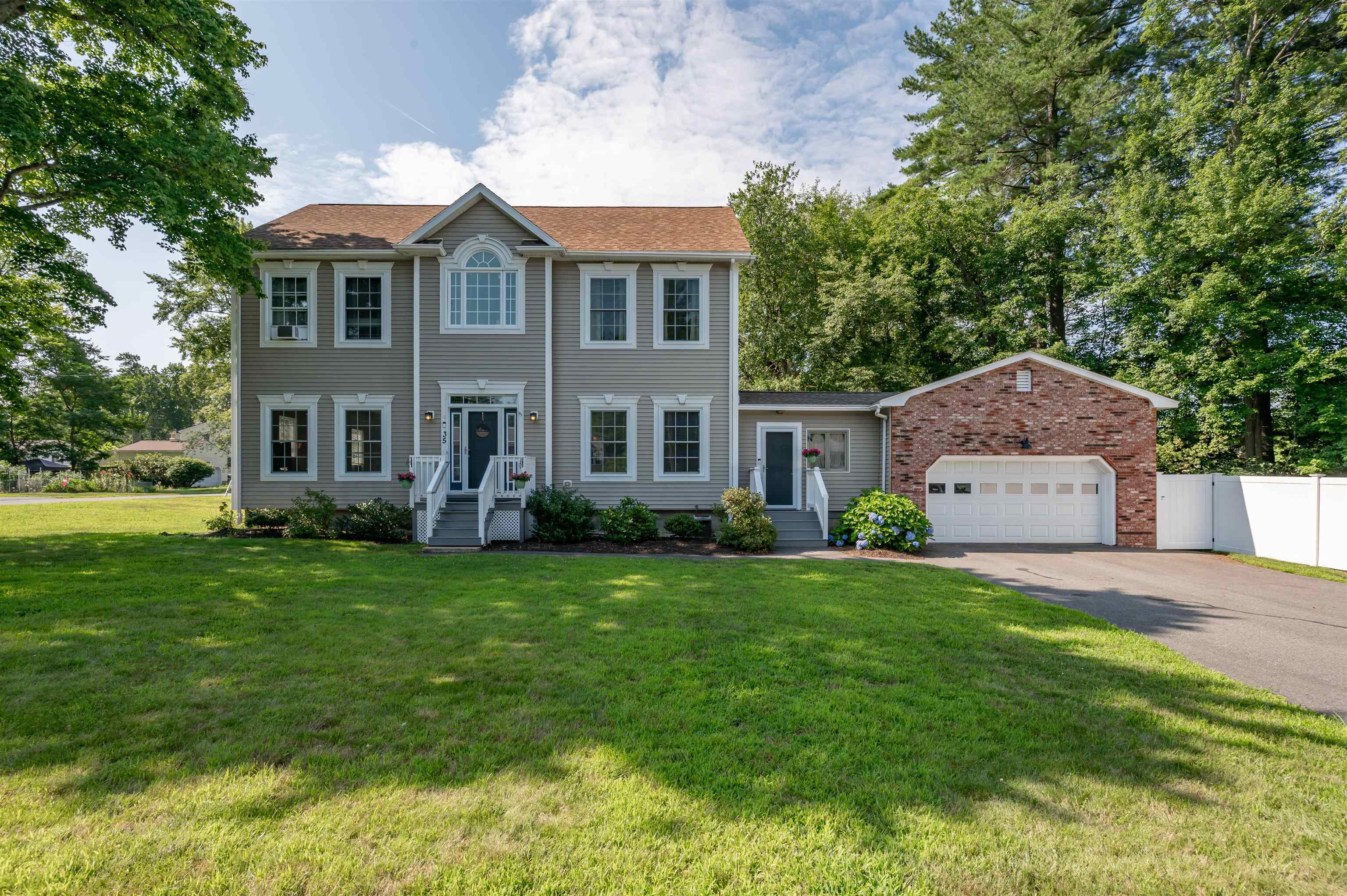 Property Photo:  35 Colonial Drive  NH 03079 