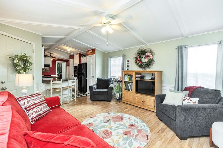 Property Photo: 69 Thistle Way NH 03109