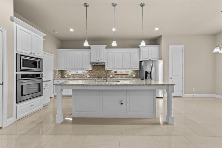 7048 Fullerton Circle  Frisco TX 75035 photo