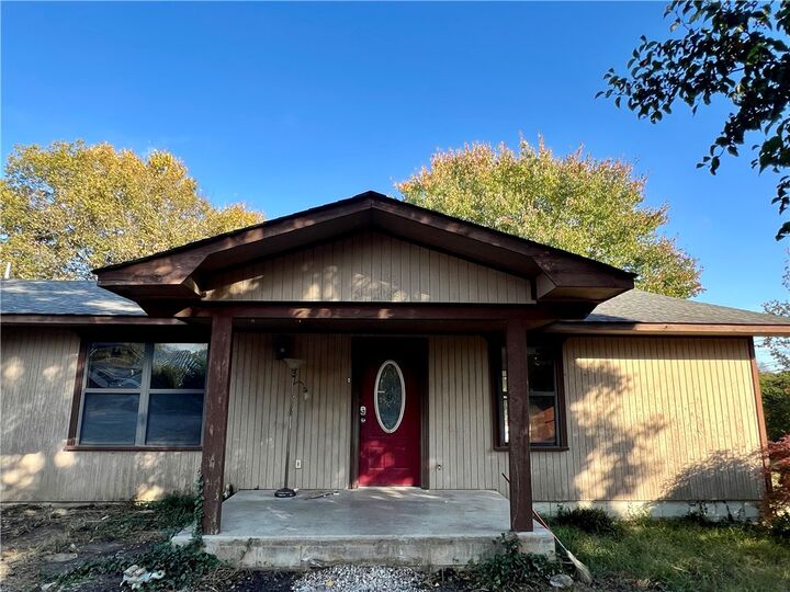 Property Photo:  748 Ed Moore Lane  AR 72704 