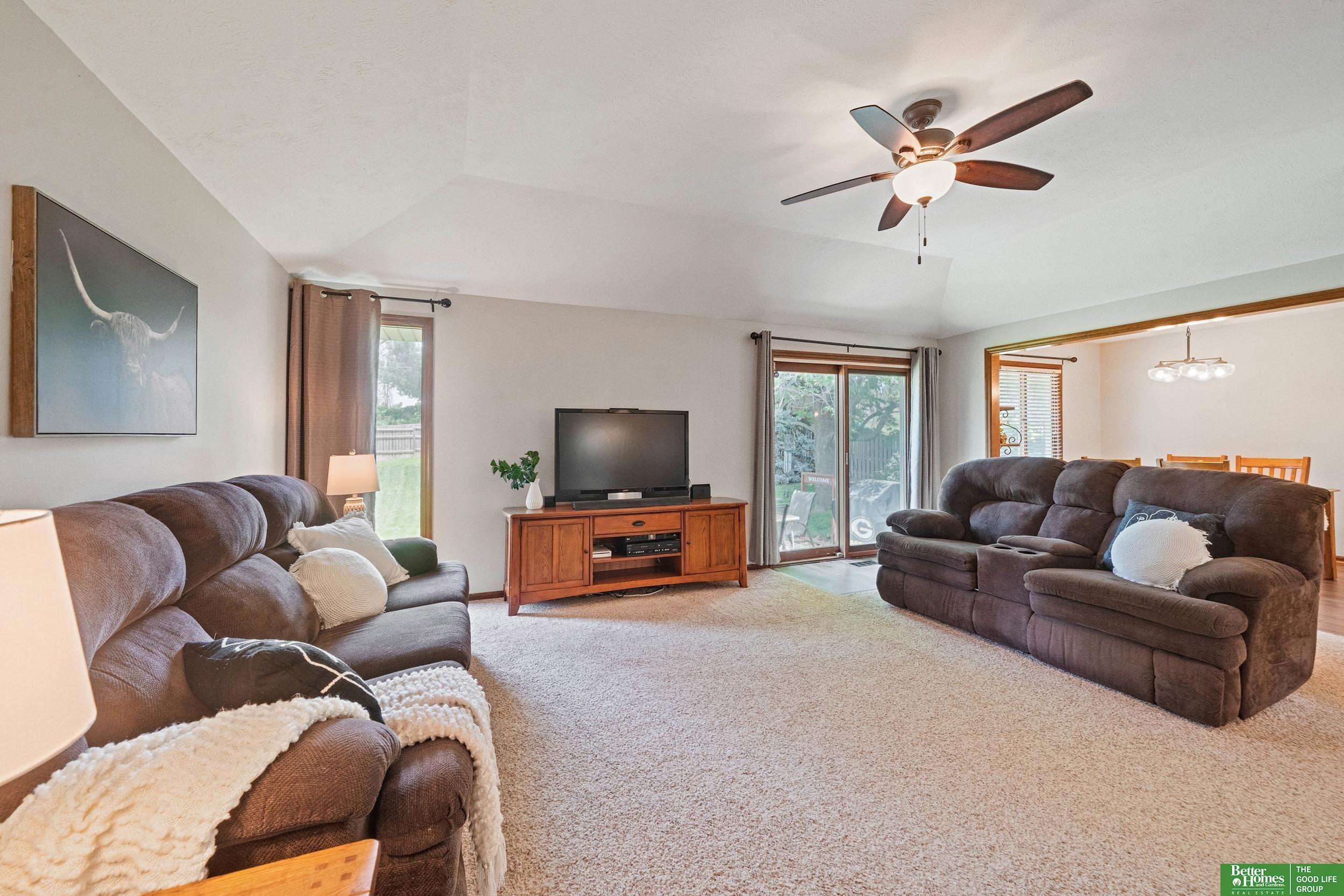 Property Photo:  420 Chestnut Street  NE 68059 