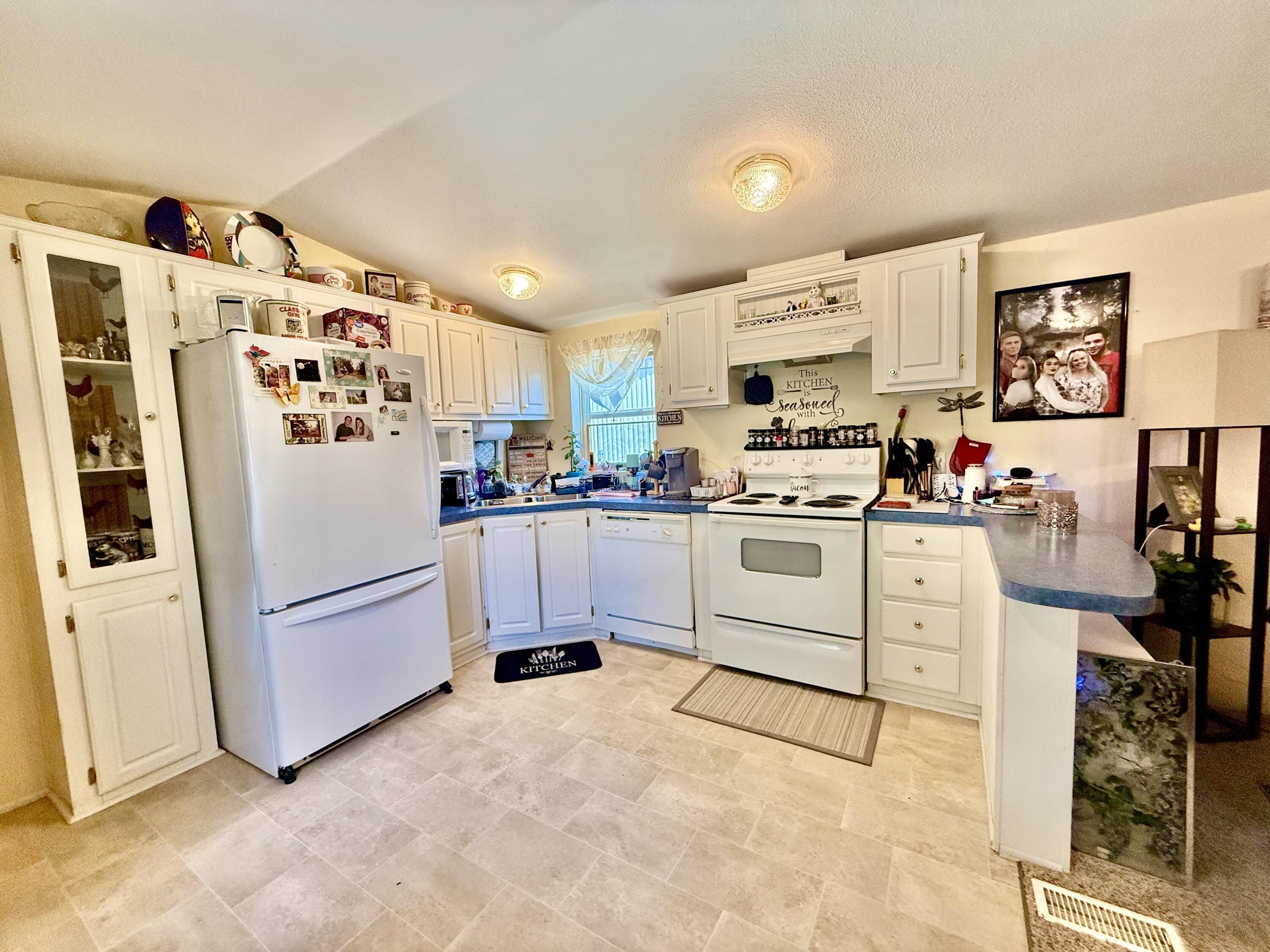 Property Photo: 6100 S Hwy 97 40 OR 97756