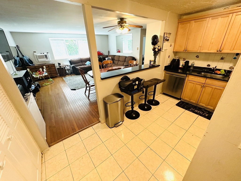 Property Photo: 15 Weld St 46 MA 01702
