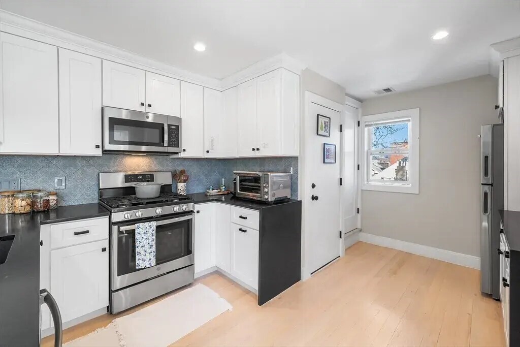Property Photo: 102A Mount Pleasant Ave 2 MA 02119
