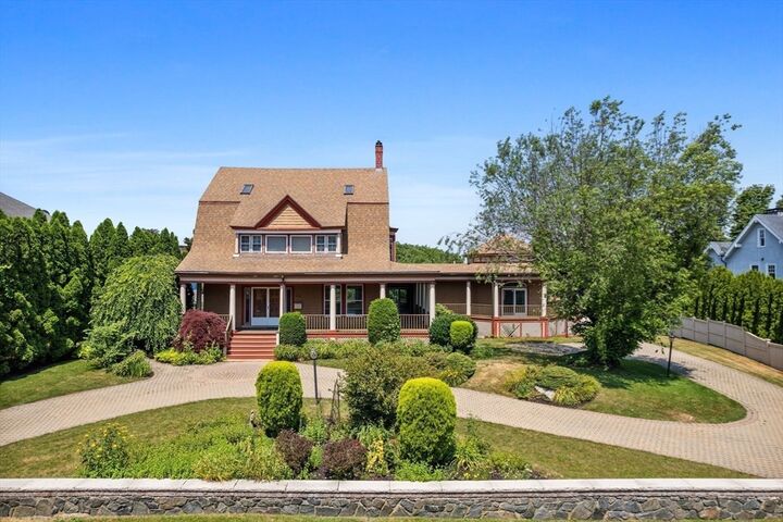 372 Ocean Avenue  Marblehead MA 01945 photo