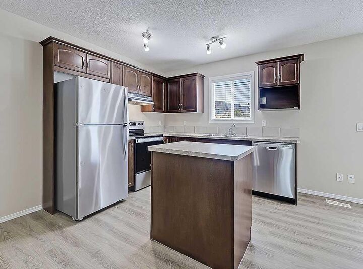 Property Photo: 483 Cimarron Boulevard AB T1S 0J6
