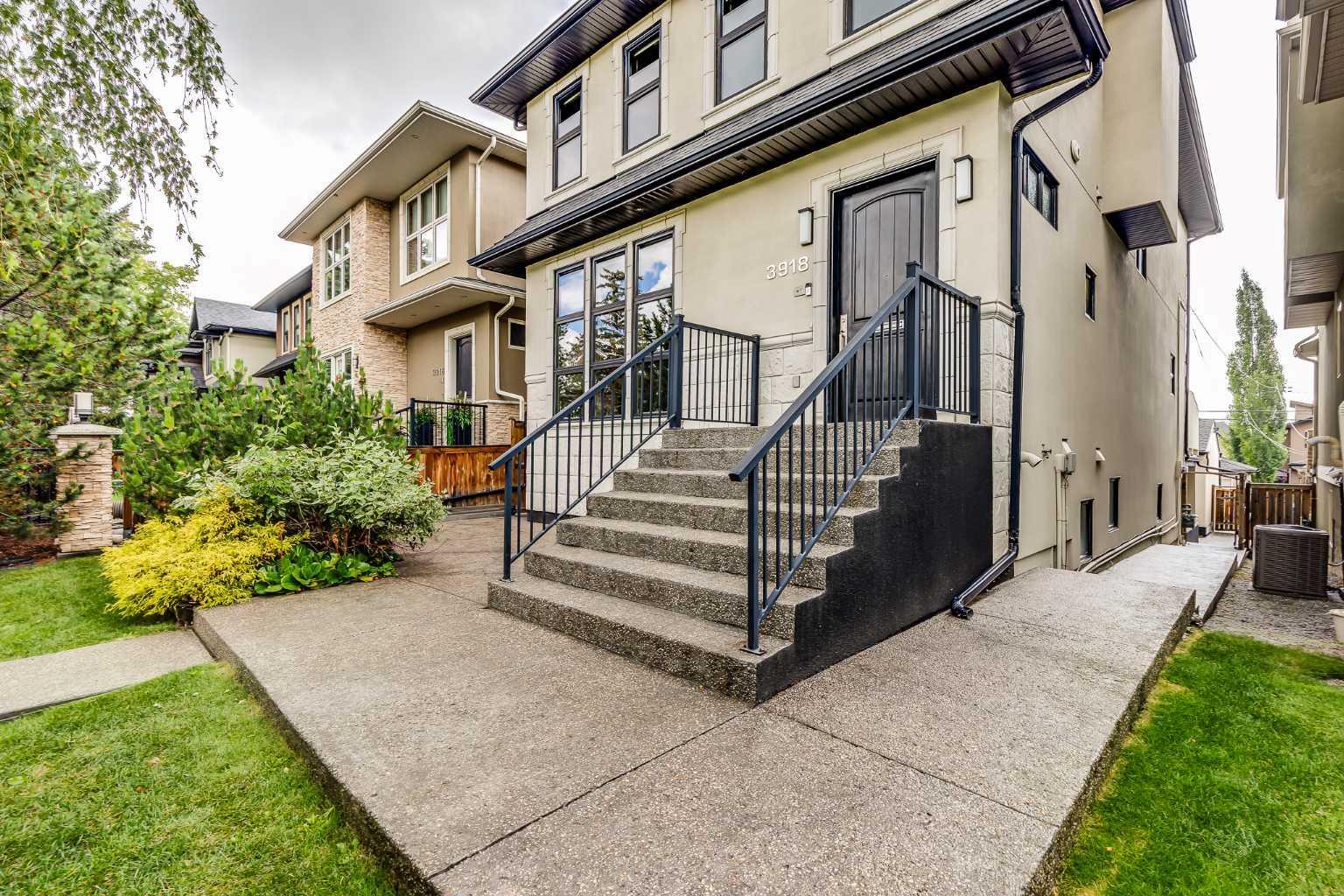 Photo de la propriété:  3918 16A Street SW  AB T2T 4K8 
