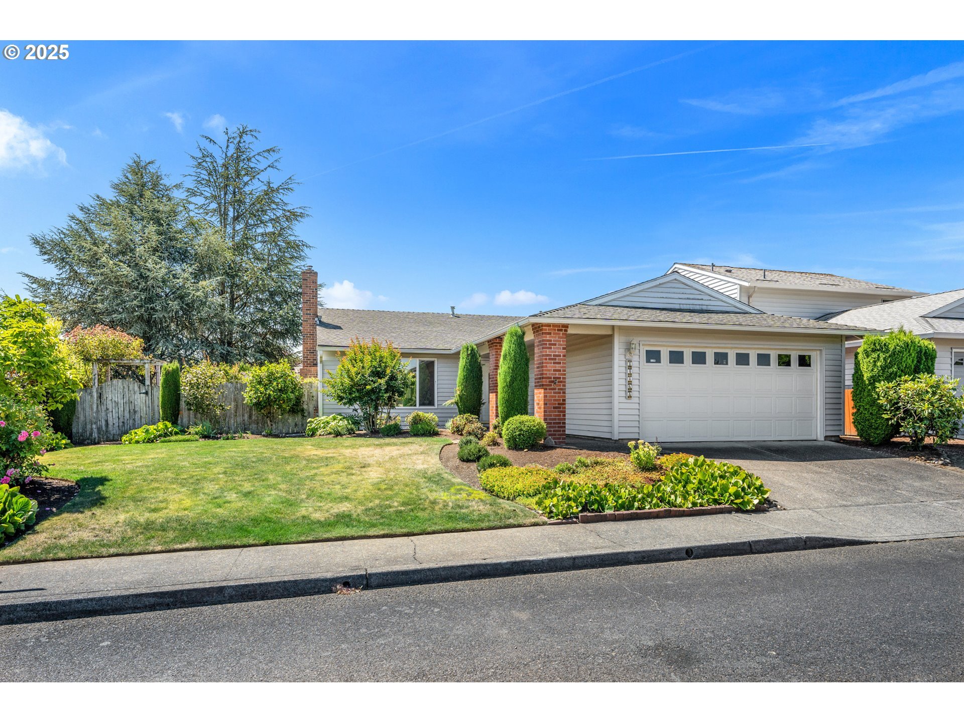 14868 NE Thompson Ct  Portland OR 97230 photo