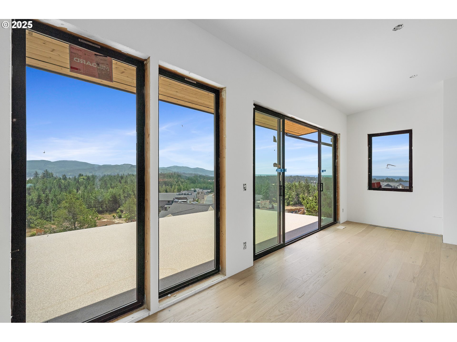 Property Photo: 456 Sea View Dr OR 97130