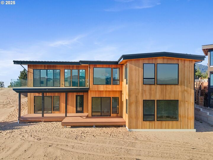 Property Photo:  456 Sea View Dr  OR 97130