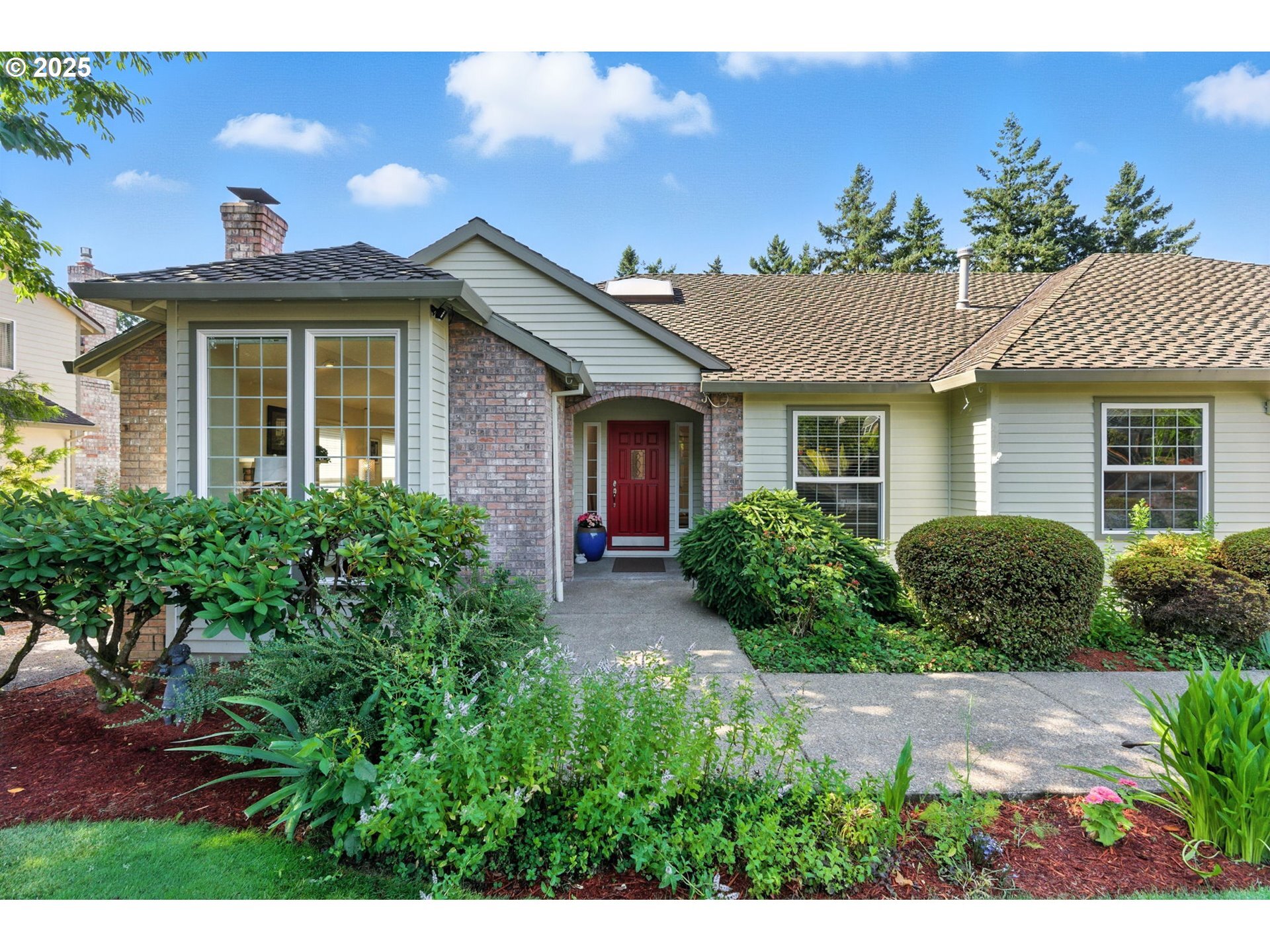 Property Photo: 12524 SE Bluff Dr OR 97015